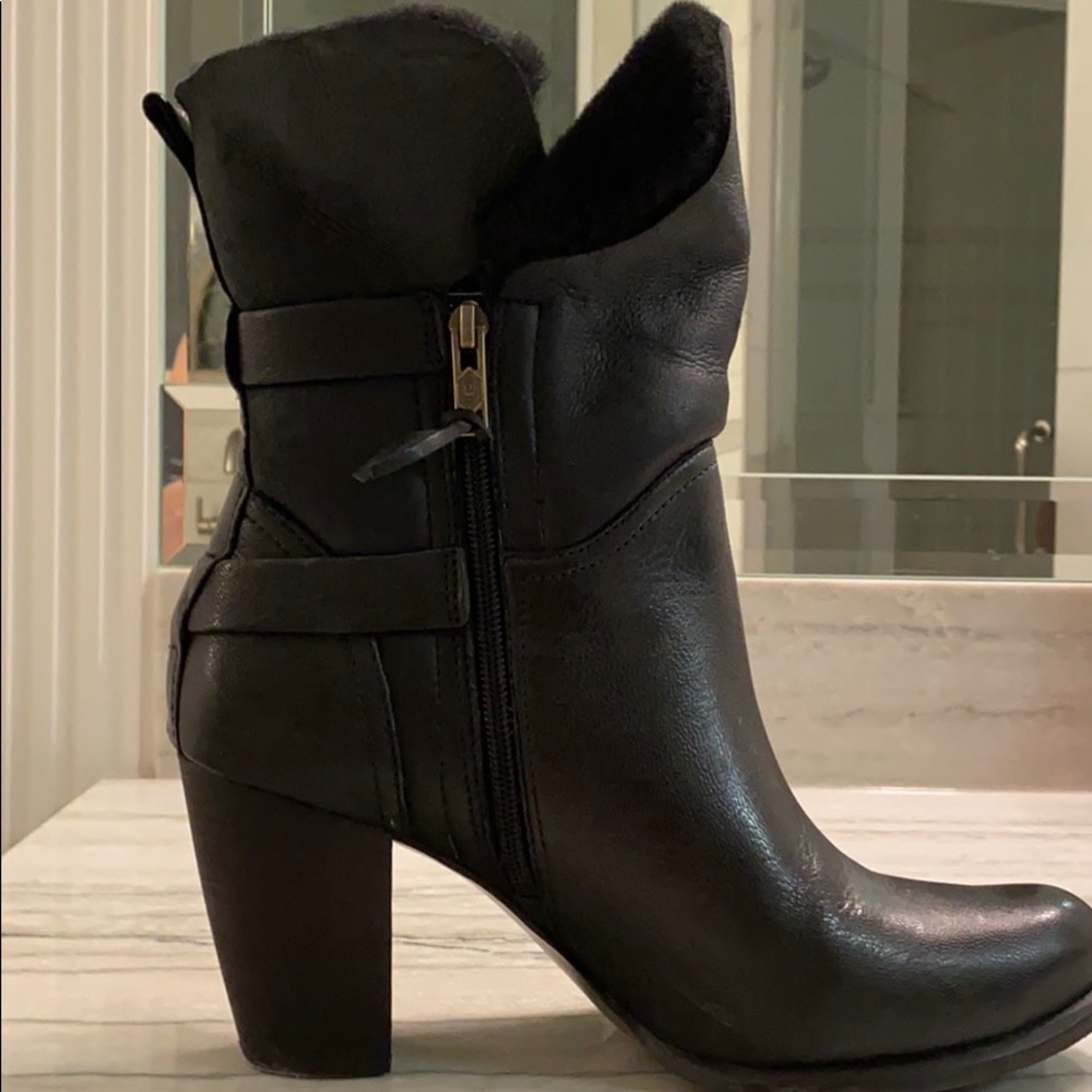 Lamb skin skin UGG boots.